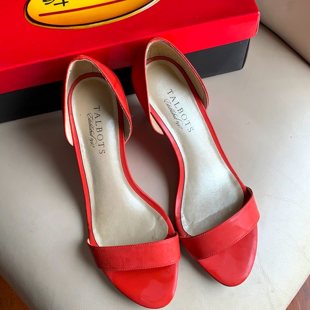 talbots Sandals 71/2 . Excellent condition.